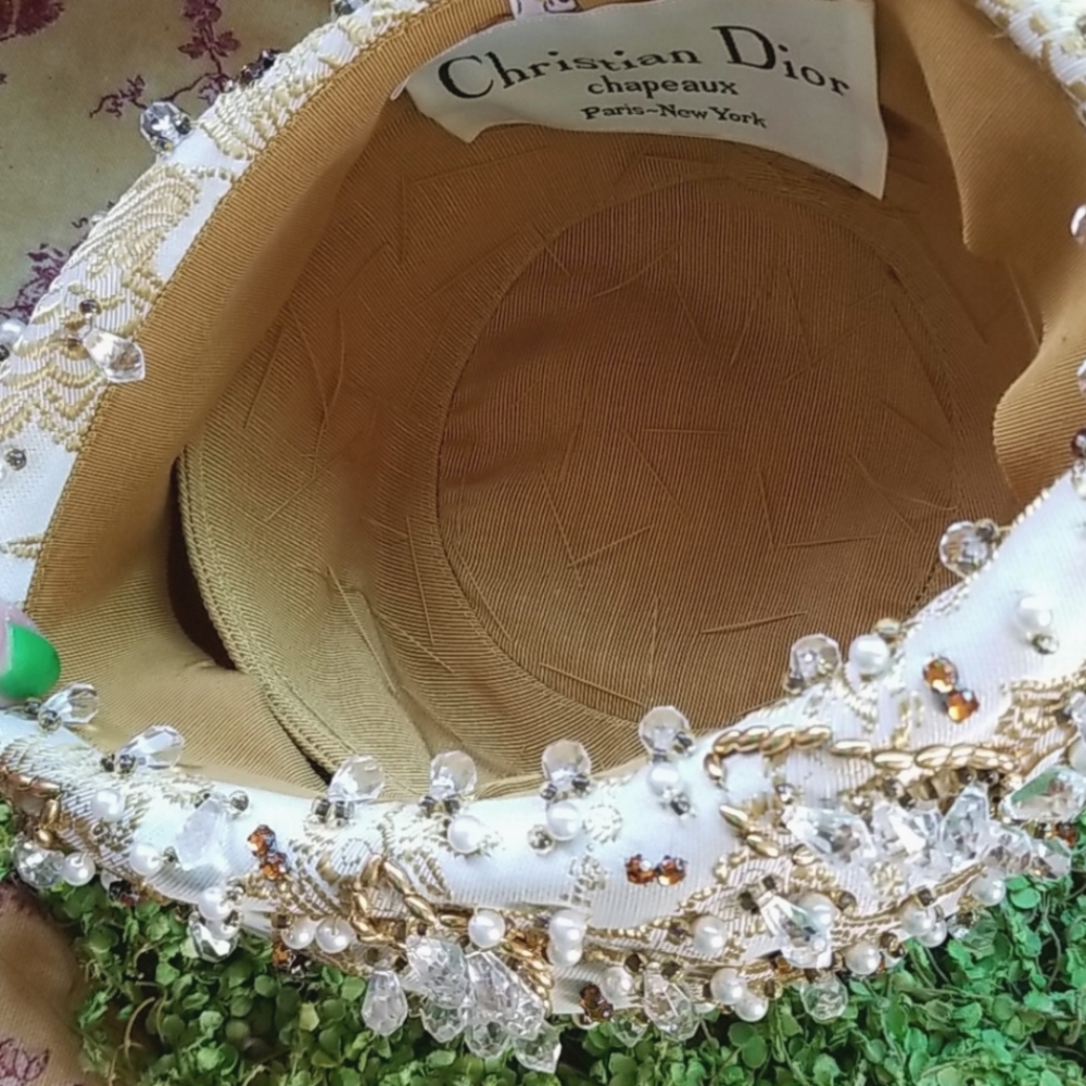 60's CHRISTIAN DIOR Vtg  Chapeaux Paris NY Beaded Ornate Wedding Hat Pristine EV - Picture 16 of 16